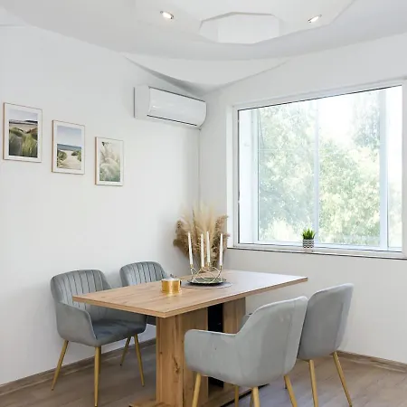Bright 2-bedroom Near Center By Flat Mаnаger Варна