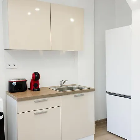 Bright 2-bedroom Near Center By Flat Mаnаger فارنا