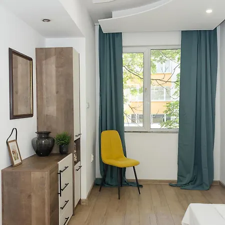 Apartment Bright 2-bedroom Near Center By Flat Mаnаger *